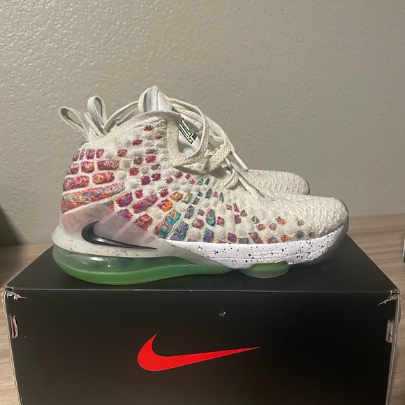 Lebron shoes - Picture 2 of 2